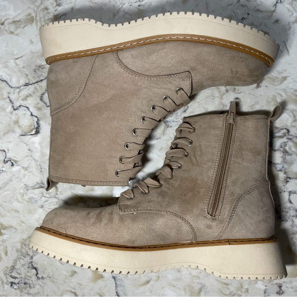 Women Tan Suede Boots 7.5 NWOT Madden Girl Kurrt Sand